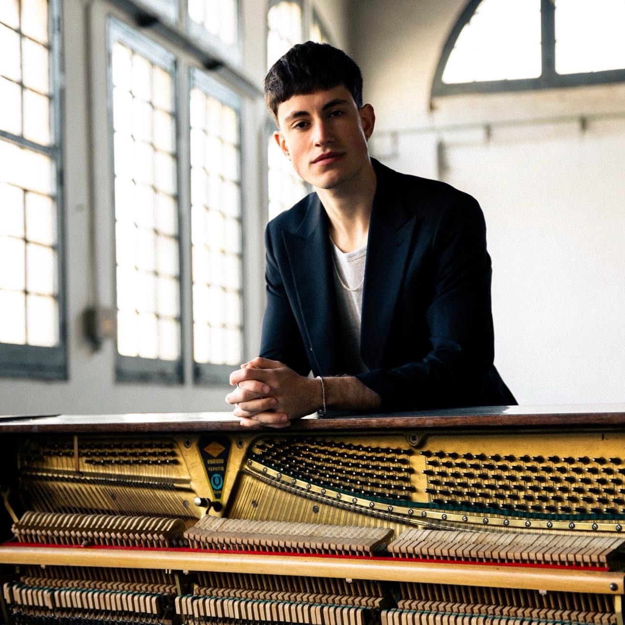 Xavier de la Fuente presenta 'Interludio', un tema propio: "Gracias a mi profesor de piano soy tan feliz ahora"